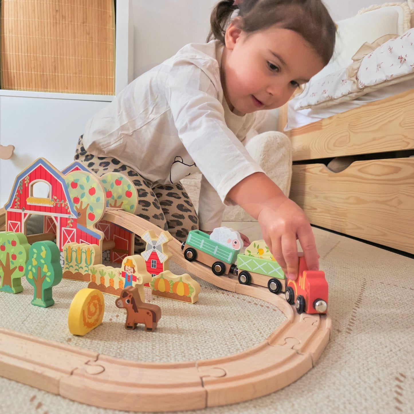 TOOKY TOY medinis fermos traukinio rinkinys, 48 vnt. – nuotrauka 3