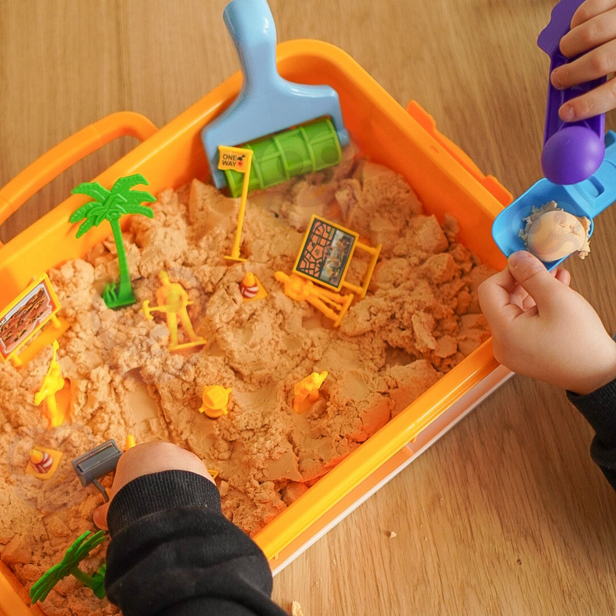 WOOPIE kinetinio smėlio rinkinys „Statybų aikštelė“, 1,5 kg – nuotrauka 2