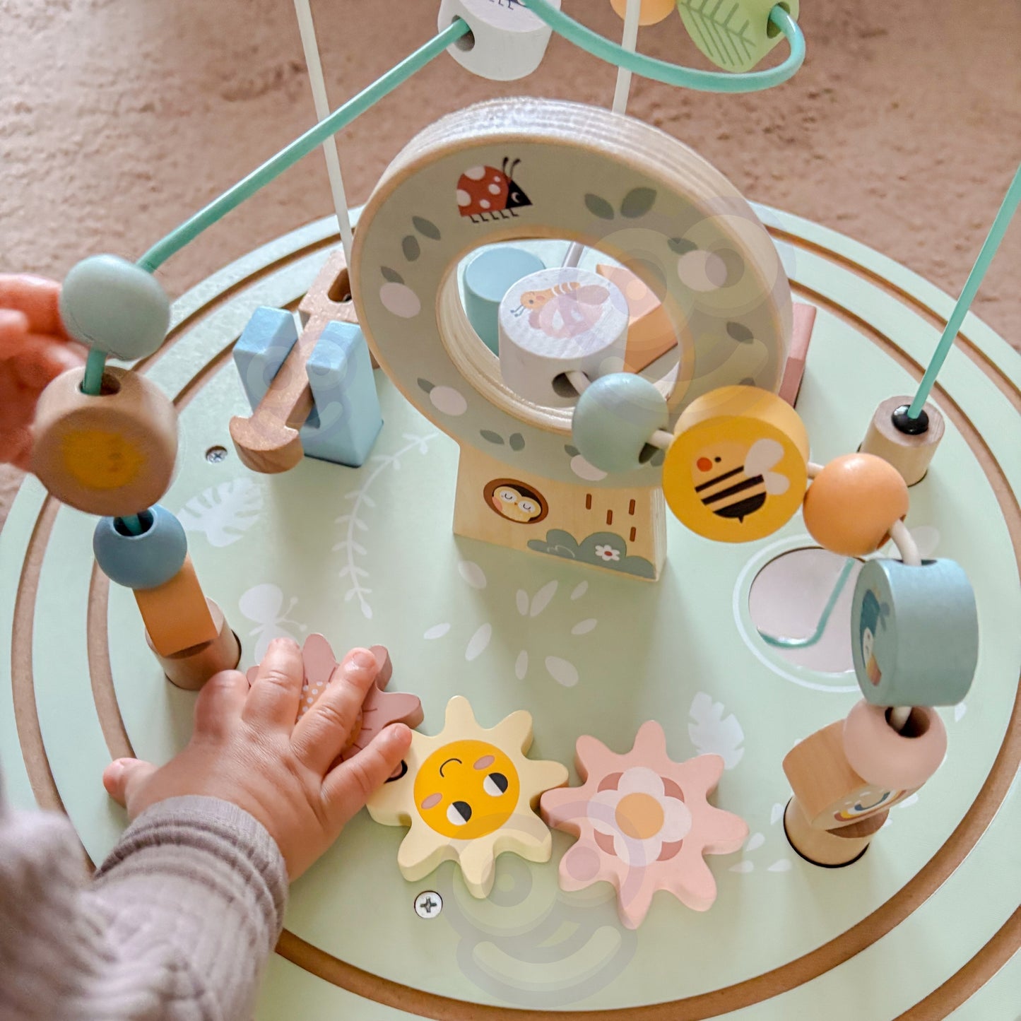 TOOKY TOY medinis Montessori veiklos stalas – nuotrauka 4