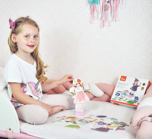 VIGA medinė magnetinė dėlionė „Aprenk mergaitę“, 44 dalys