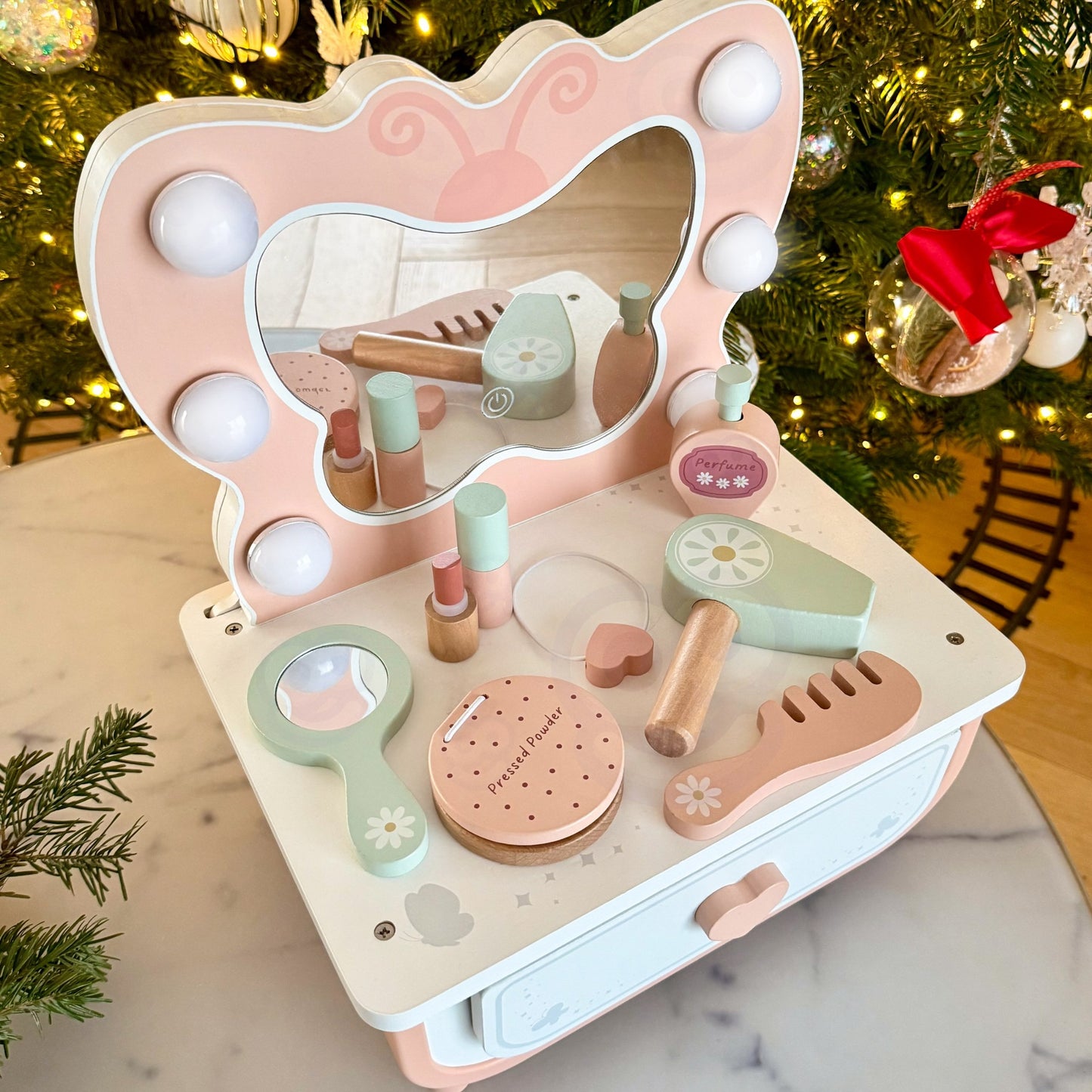 TOOKY TOY medinis kosmetinis staliukas „Drugelis“ su LED veidrodžiu – nuotrauka 6